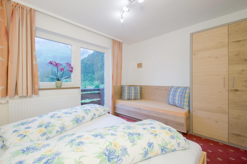Ferienwohnung Pension Tirol Bichlbach Eksteriør billede