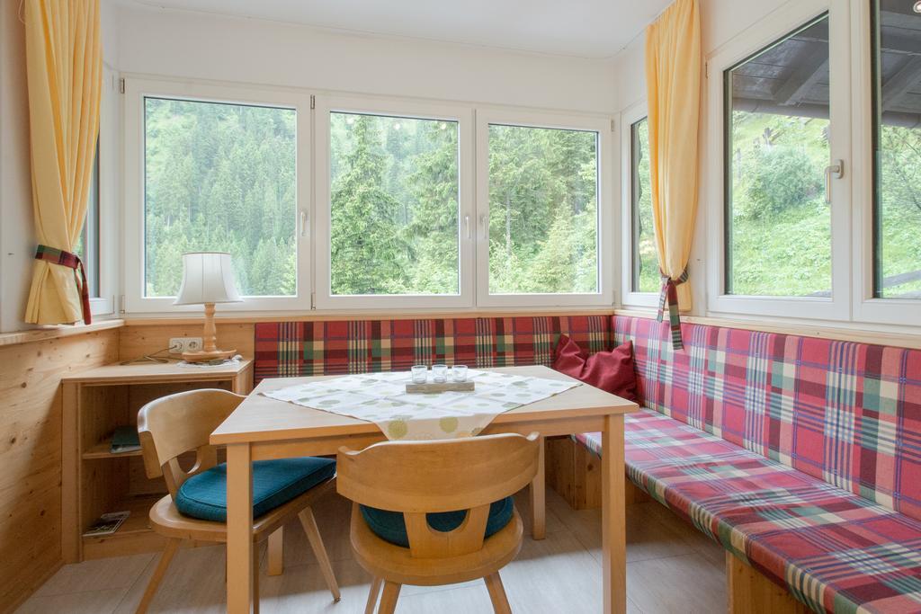 Ferienwohnung Pension Tirol Bichlbach Eksteriør billede